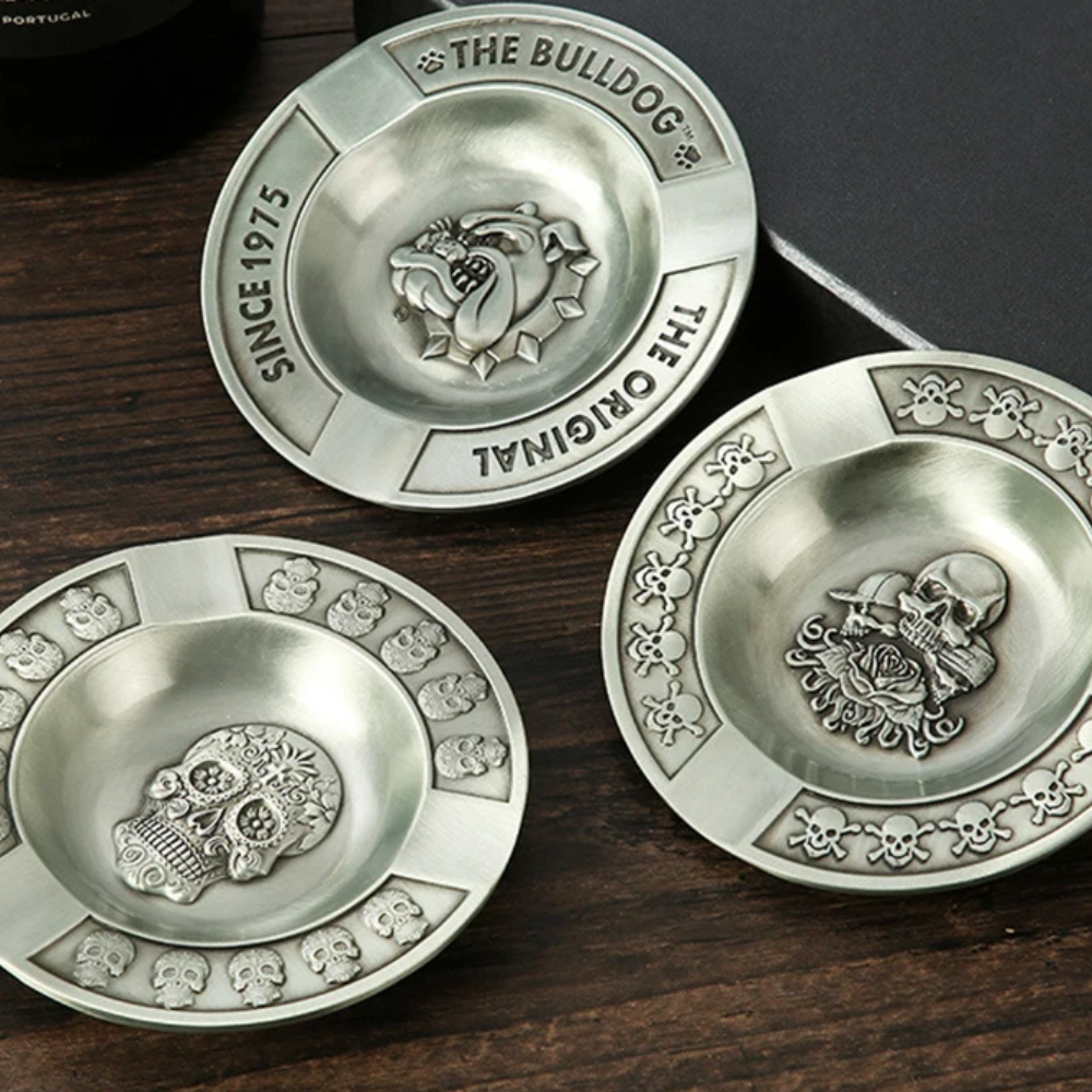 VINTAGE SKULL CLUB ASHTRAY